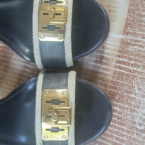 Tory Burch Black and Gold Heels with Elegant T-Strap‎ Size 7 - Picture 3 of 16